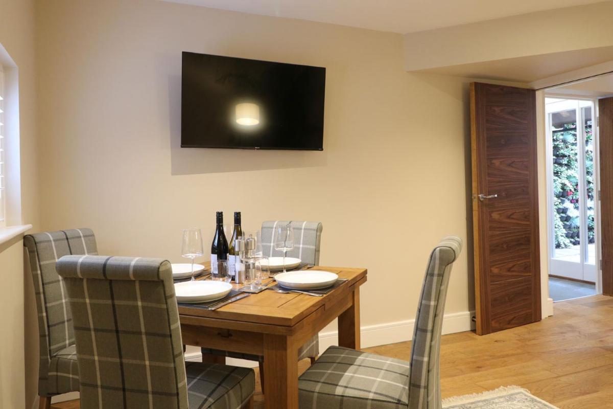 Ashbourne Luxury Suites Екстер'єр фото