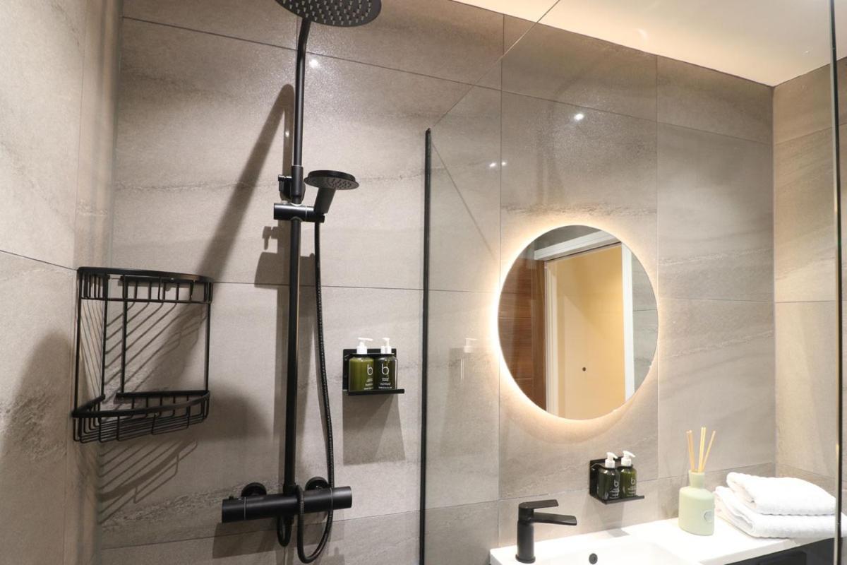 Ashbourne Luxury Suites Екстер'єр фото
