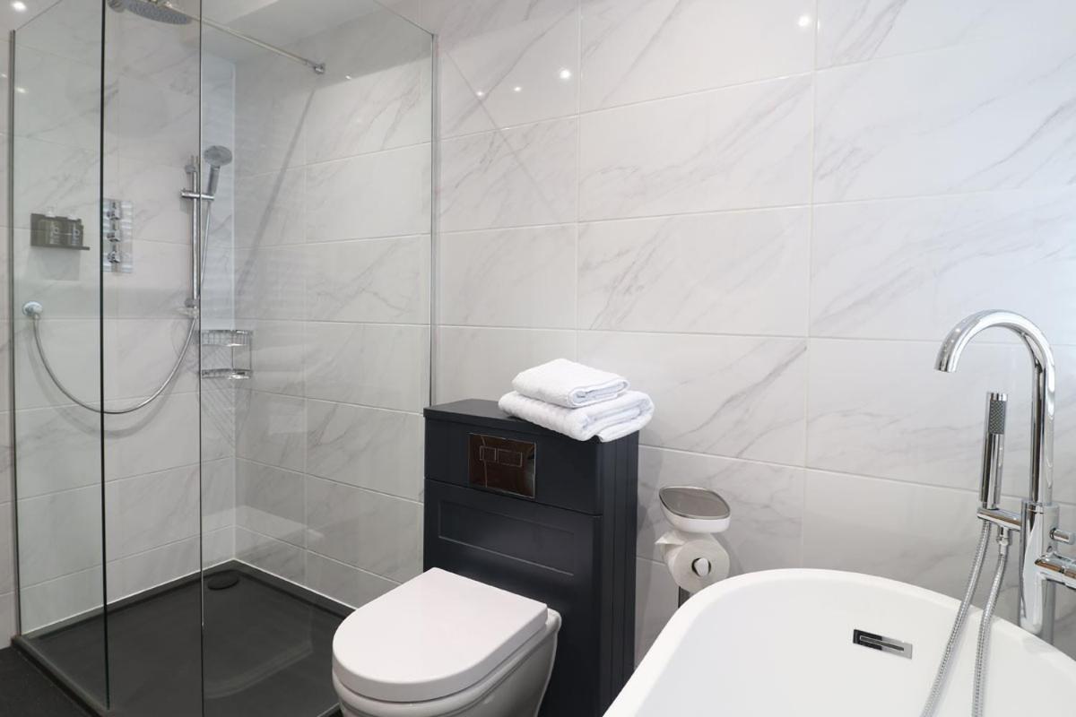 Ashbourne Luxury Suites Екстер'єр фото