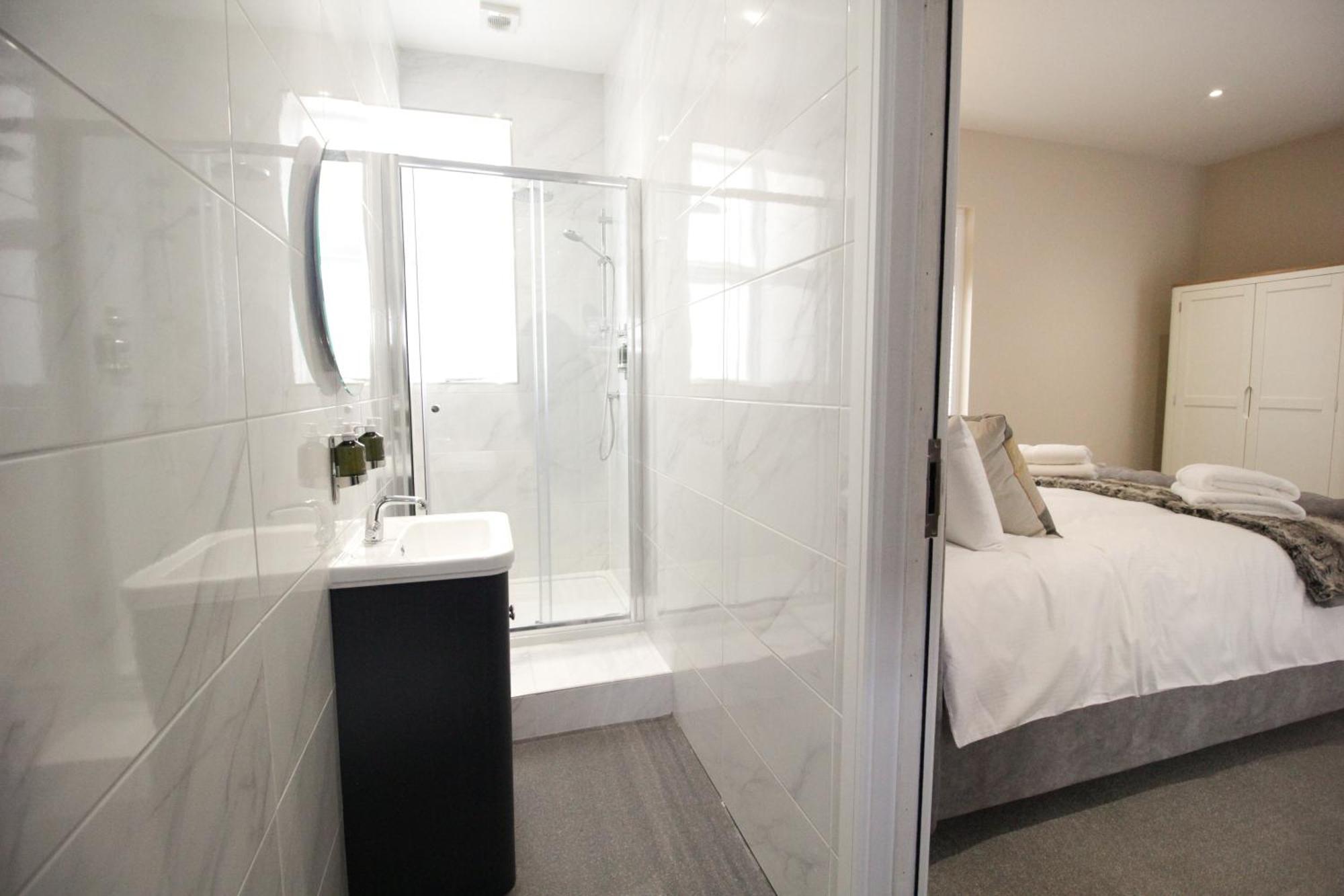 Ashbourne Luxury Suites Екстер'єр фото